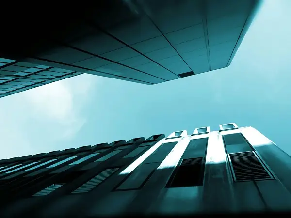 edificios vistos desde suelo innovacion